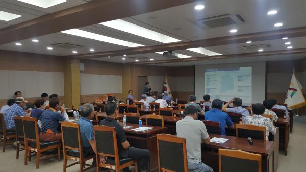 한국동서발전에서이 23일 대산읍 행정복지센터 회의실에서 대호호 수상태양광발전사업 관련 설명회를 개최했다.